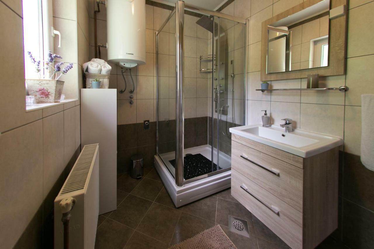 Apartman Maja Lejlighed Otočac Eksteriør billede