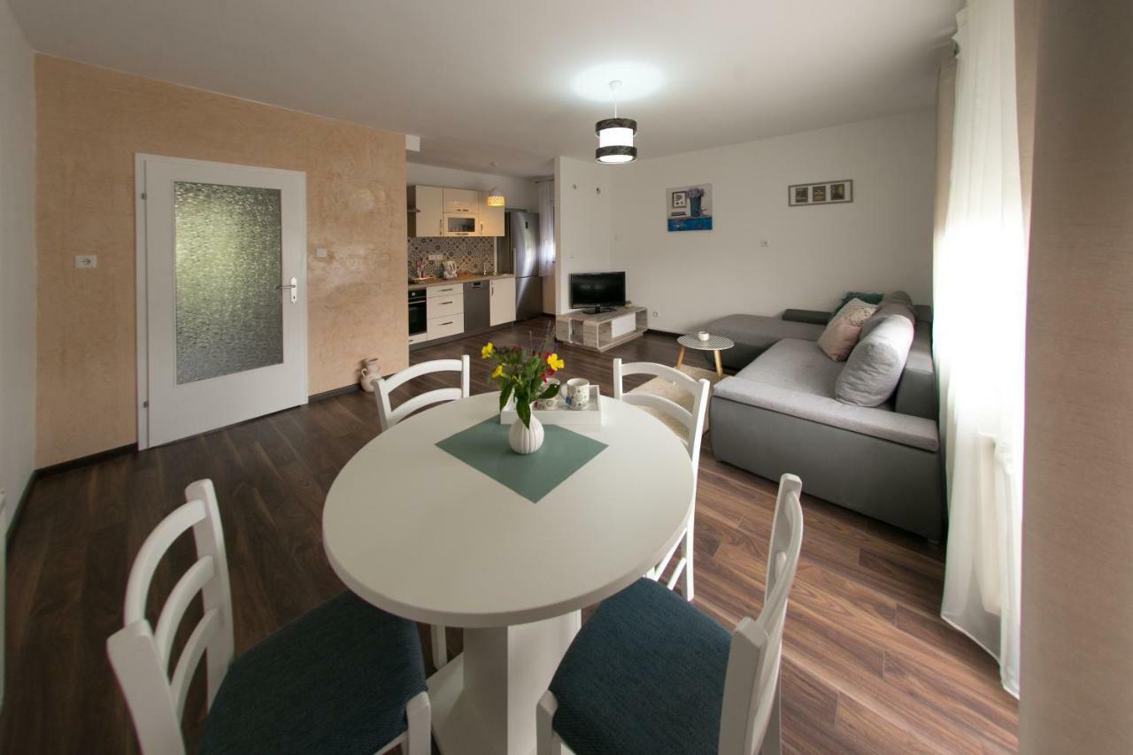 Apartman Maja Lejlighed Otočac Eksteriør billede
